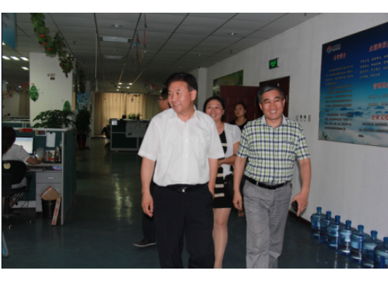 邢臺(tái)開發(fā)區(qū)黨工委副書記李群鎖到我公司參觀考察